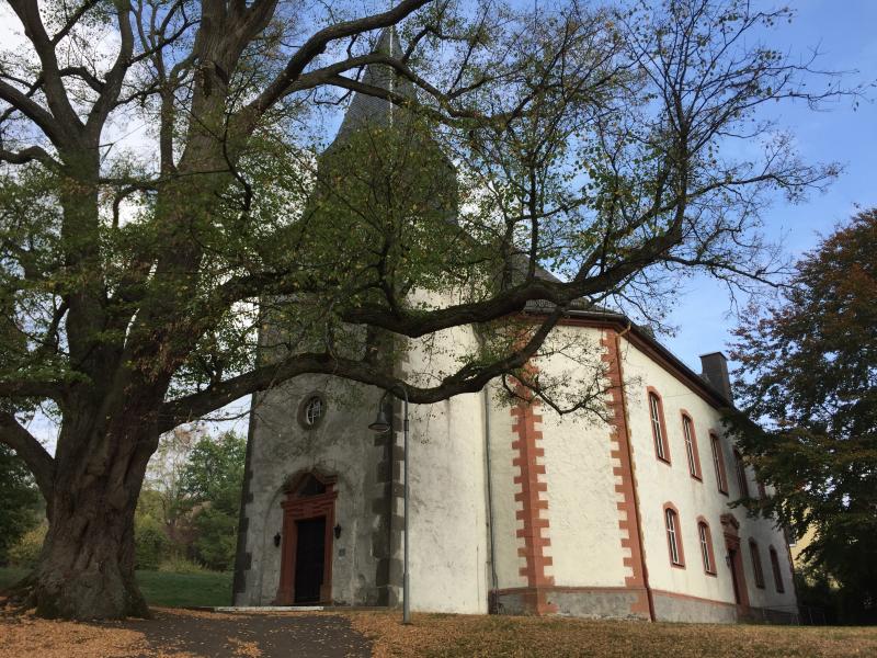 Kirche in Bobenhausen II - Pfarramt Ulrichstein/Bobenhausen  /  alle Fotos eigene, Dieter & Bettina Wulkow-Stiftung